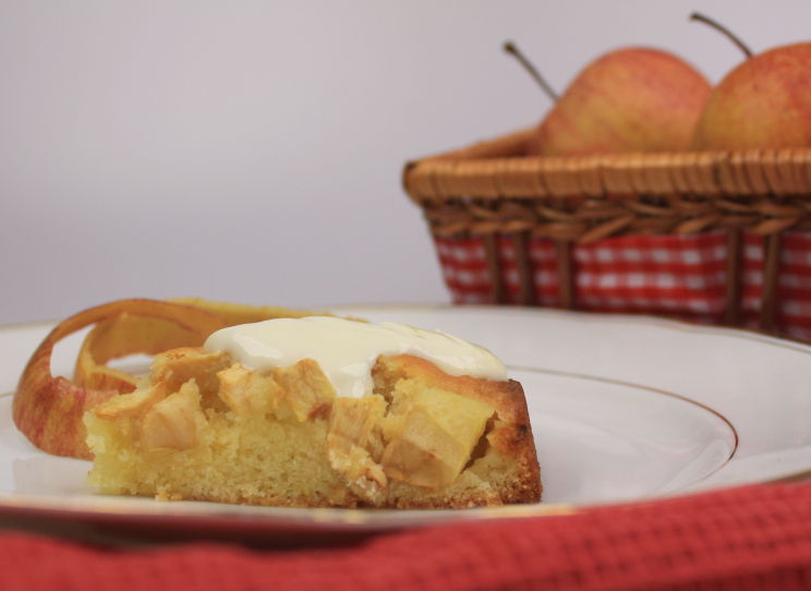 Schneller Apfelkuchen aus Rührteig