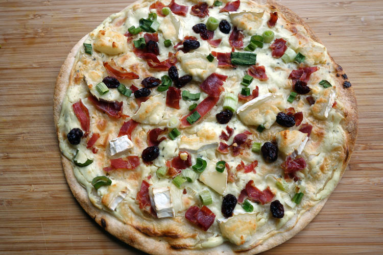 flammkuchen-mit ziegenkaese-und-schinken2