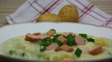 kartoffelsuppe-mit-wuerstchen