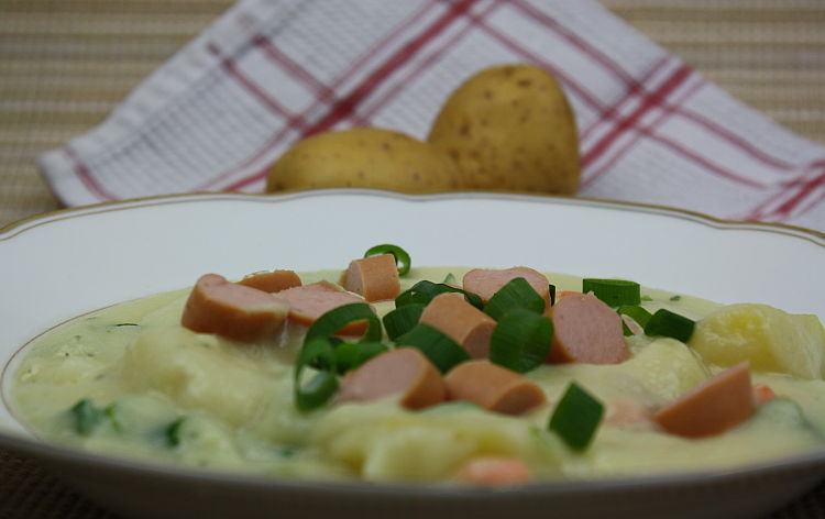 Kartoffelsuppe mit Würstchen