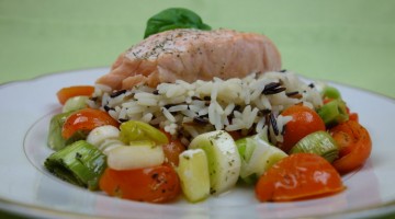 lachs-mit-reis-und-gemuese