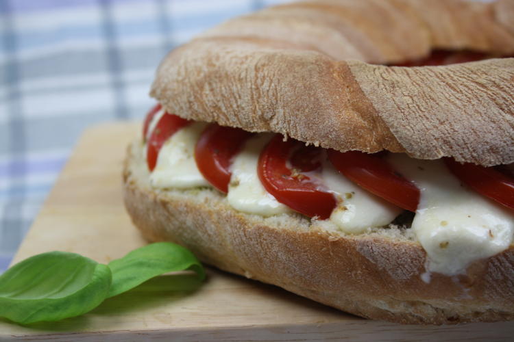 tomate-mozzarella-baguette-rezept4