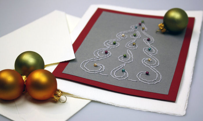 https://www.selbst-basteln.de/stehenden-weihnachtsbaum-aus-tonpapier-basteln/